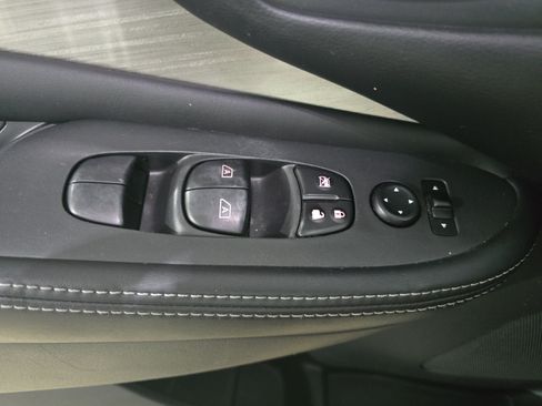 Used 2017 Nissan Murano SV w/ Premium Package FWD image 25
