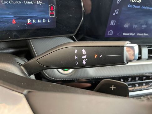 Used 2025 Chevrolet Equinox LT image 40