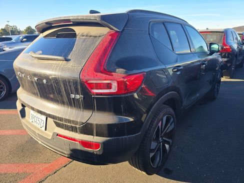 Used 2025 Volvo XC40 B5 Plus image 2