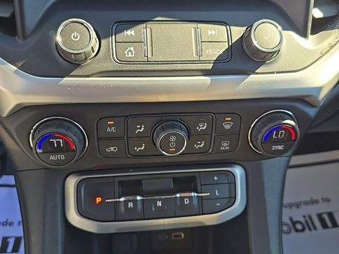 Used 2020 GMC Acadia SLE w/ Driver Convenience Package image 24