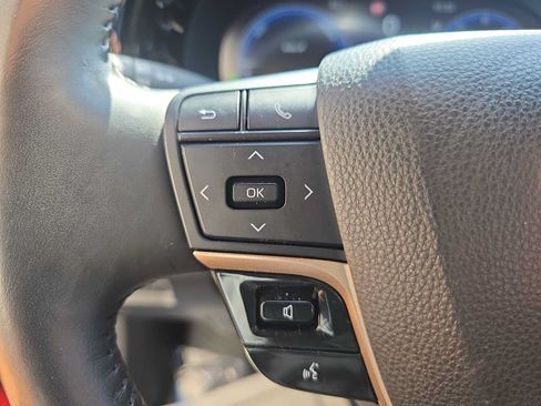Used 2023 Toyota Crown AWD/4WD image 25