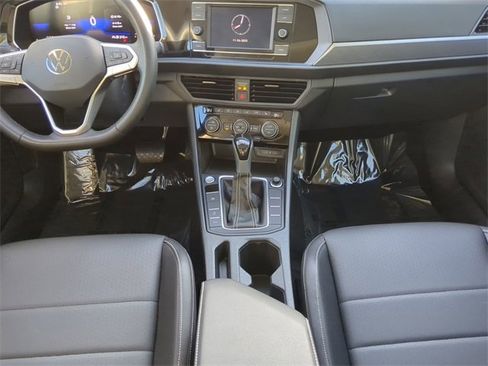 Certified 2023 Volkswagen Jetta SE image 14