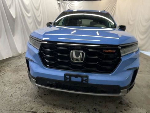 Used 2025 Honda Pilot TrailSport image 14