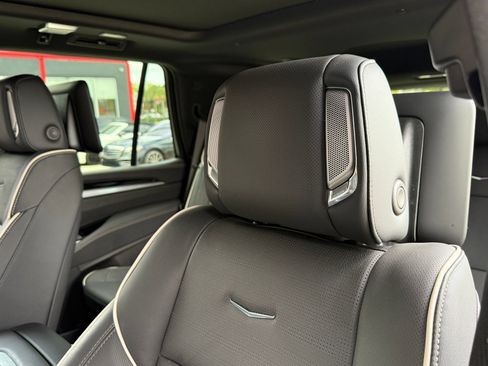Used 2025 Cadillac Escalade Sport w/ Touring Package AWD/4WD image 15