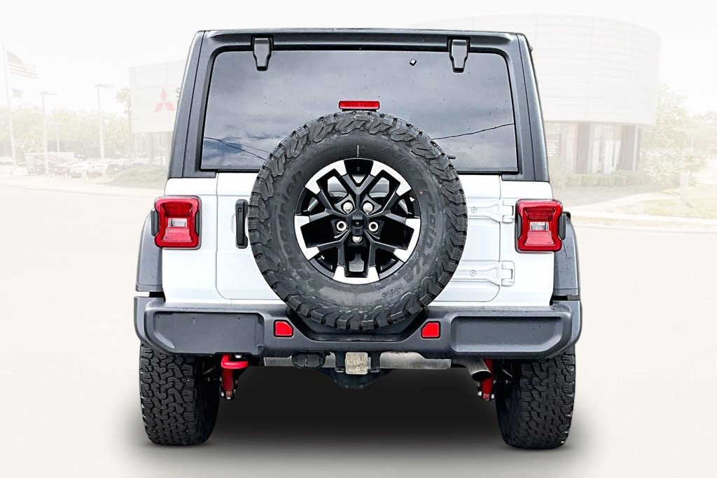 Used 2026 Jeep Wrangler Unlimited Rubicon AWD/4WD image 5
