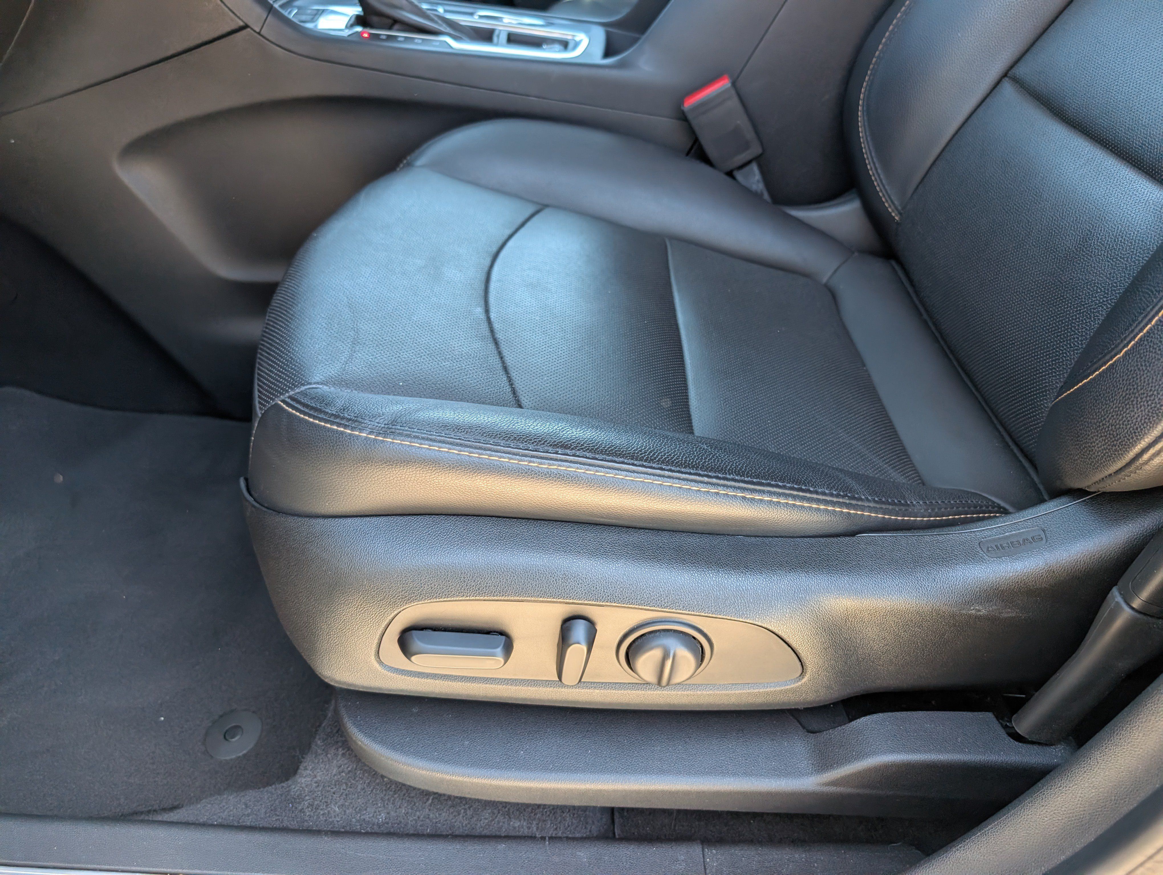 Used 2020 Chevrolet Equinox Premier AWD/4WD image 10