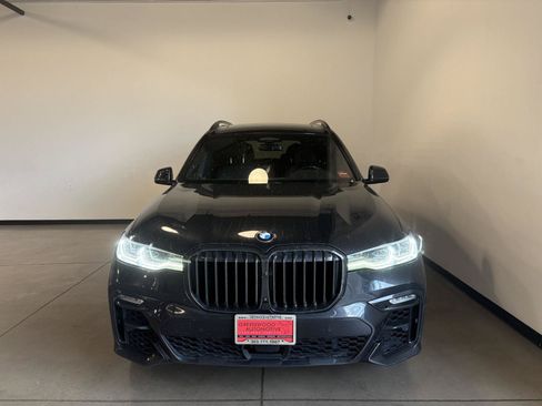 Used 2022 BMW X7 M50i w/ Dynamic Handling Package AWD/4WD image 4