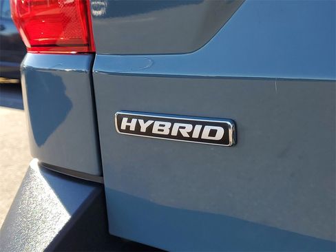 Used 2022 Ford Maverick Lariat w/ Lariat Luxury Package image 6