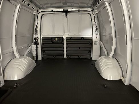 Certified 2025 Chevrolet Express 2500 Work Van w/ Driver Convenience Package image 24