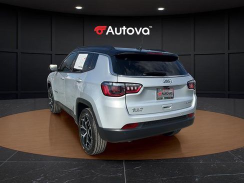 Used 2025 Jeep Compass Limited AWD/4WD image 3