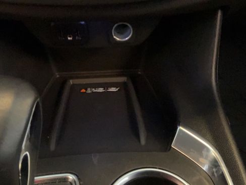 Used 2022 Chevrolet Traverse LT w/ LPO, Floor Liner Package FWD image 23