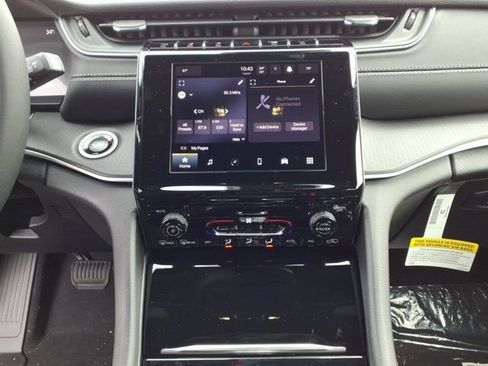 New 2026 Jeep Grand Cherokee Laredo AWD/4WD image 7