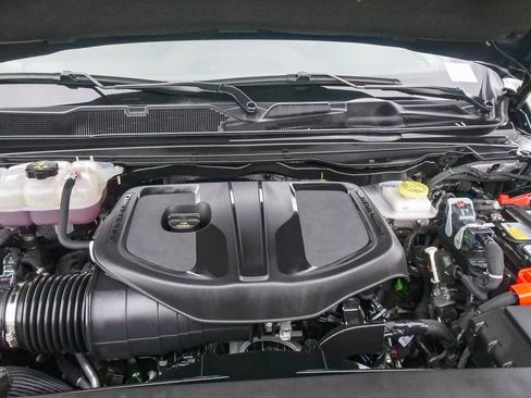 Used 2025 RAM 1500 Laramie image 25