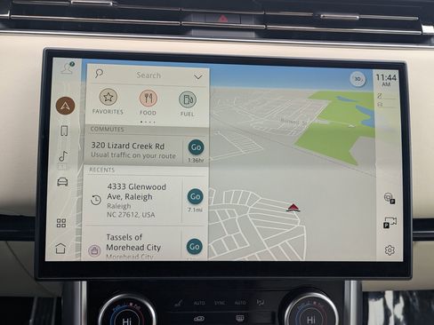 Used 2023 Land Rover Range Rover SE image 13