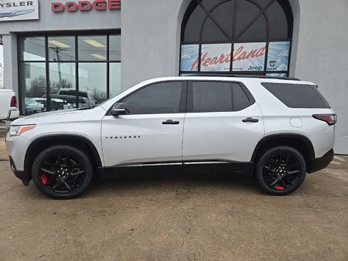 Used 2021 Chevrolet Traverse Premier w/ Redline Edition image 5