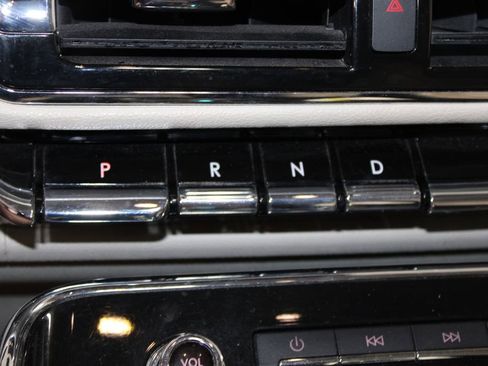 Used 2018 Lincoln Navigator Select RWD image 31