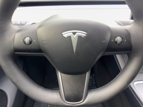 Used 2023 Tesla Model Y Long Range AWD/4WD image 56