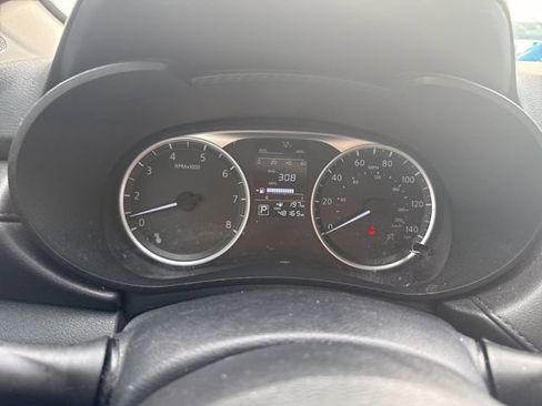 Used 2023 Nissan Versa S w/ Trunk Package FWD image 7