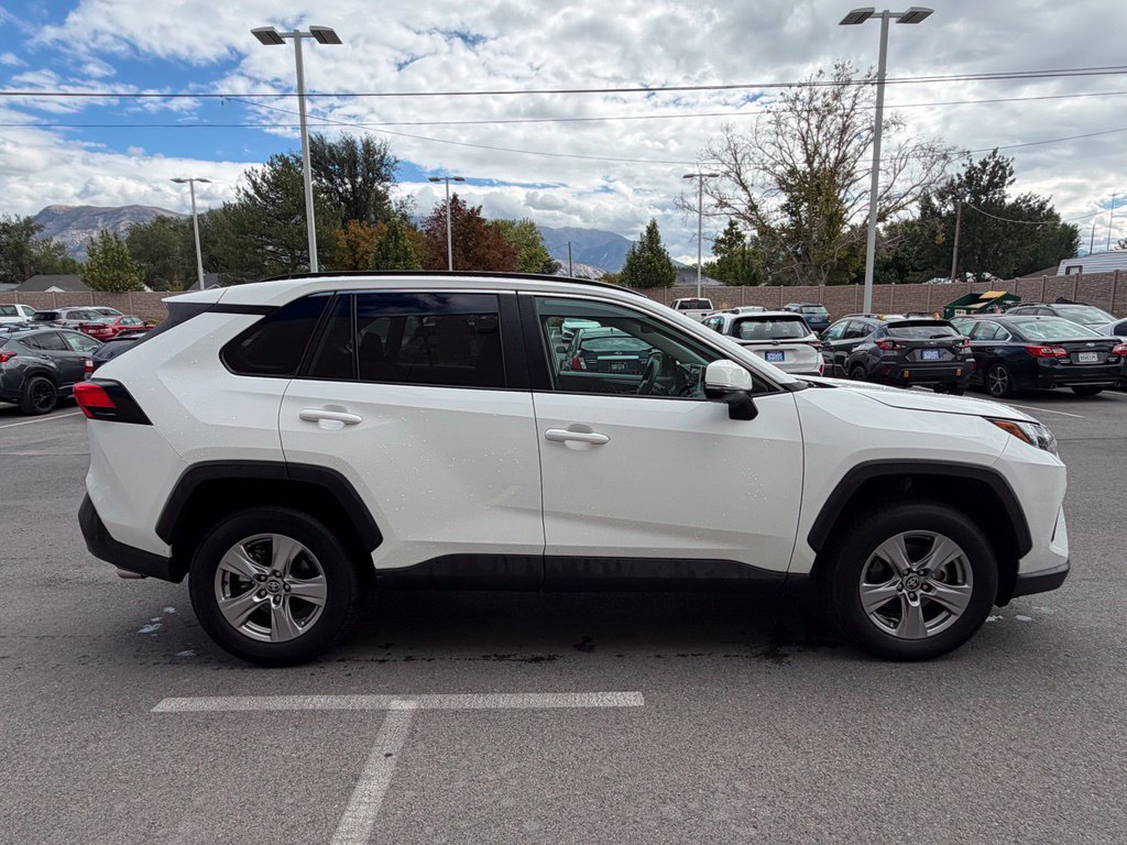 Used 2025 Toyota RAV4 XLE AWD/4WD image 6
