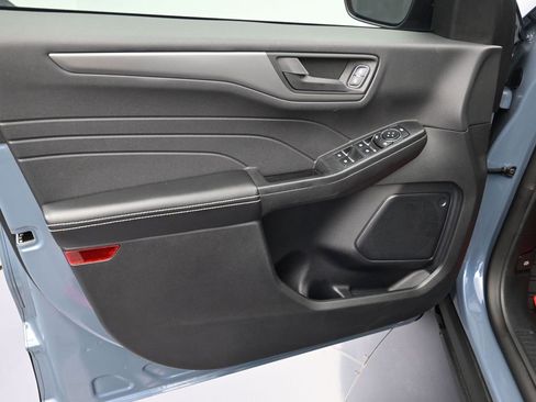 Certified 2025 Ford Escape Active image 10