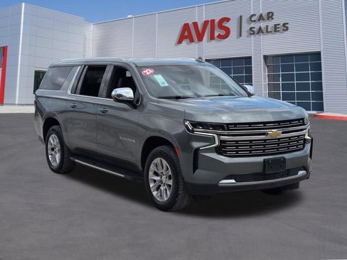 Used 2023 Chevrolet Suburban Premier AWD/4WD image 3