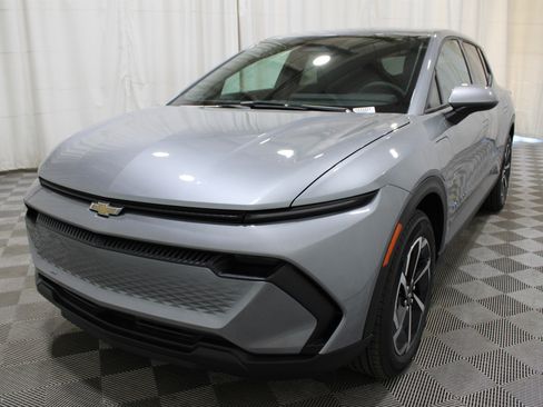 New 2026 Chevrolet Equinox EV LT image 35