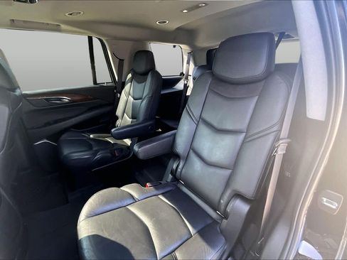 Used 2020 Cadillac Escalade Luxury RWD image 18