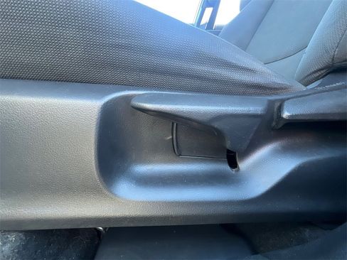 Used 2024 Toyota Corolla Cross LE image 29