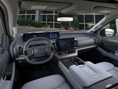New 2026 Ford Expedition Platinum w/ Platinum Ultimate Package image 9