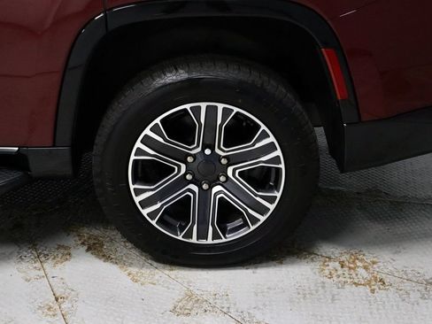 Used 2022 Jeep Wagoneer Series III w/ Flexible Seating Group AWD/4WD image 18