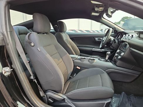 Used 2015 Ford Mustang Coupe RWD image 31