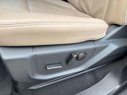 Used 2024 Ford Expedition Max XLT image 14