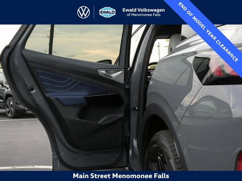 New 2025 Volkswagen ID.4 Pro S image 34