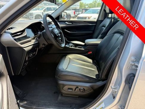 Used 2022 Jeep Grand Cherokee Limited 4xe w/ Luxury Tech Group II AWD/4WD image 6