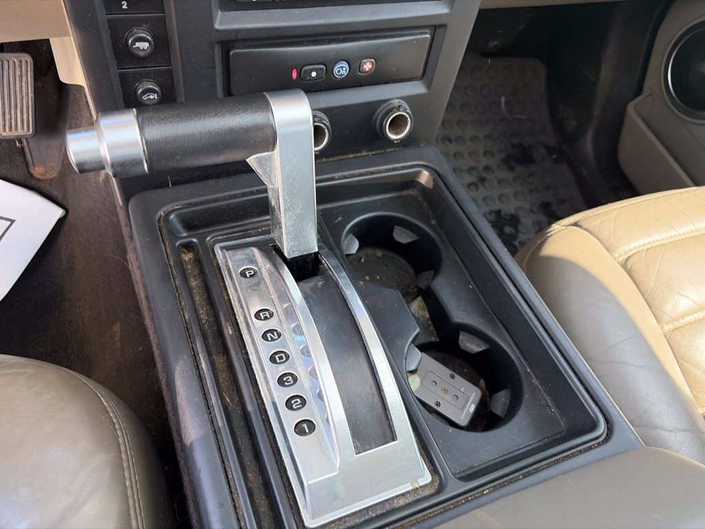 Used 2005 HUMMER H2 SUT w/ Preferred Equipment Group AWD/4WD image 16