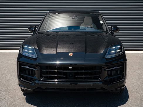 Used 2025 Porsche Cayenne GTS AWD/4WD image 36