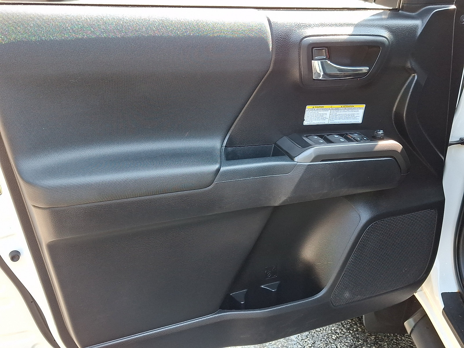 Used 2020 Toyota Tacoma TRD Off-Road AWD/4WD image 12
