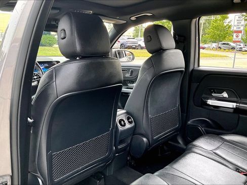 Used 2022 Mercedes-Benz GLB 250 w/ Premium Package Lite image 30