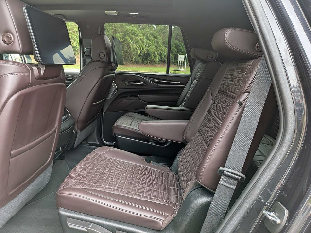 Certified 2024 Cadillac Escalade Sport Platinum w/ LPO, ONYX Package AWD/4WD image 13