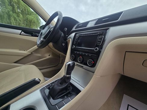 Used 2013 Volkswagen Passat 2.5 SE FWD image 26