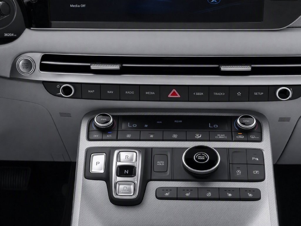 Used 2023 Hyundai Palisade SEL w/ Premium Package FWD image 13