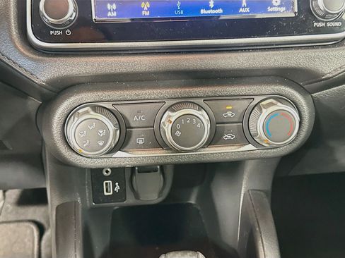 Used 2025 Nissan Versa S w/ Trunk Package FWD image 22