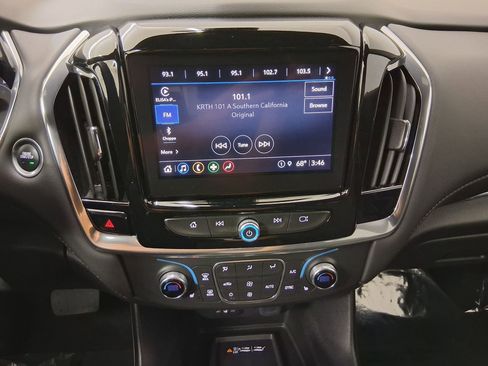 Used 2023 Chevrolet Traverse LT image 26