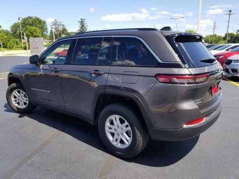 Certified 2023 Jeep Grand Cherokee Laredo image 5