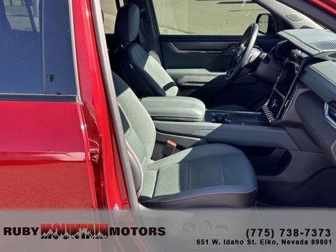 Used 2024 GMC Acadia AT4 w/ Luxury Package AWD/4WD image 29
