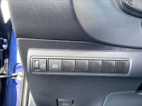 Used 2025 Toyota Corolla LE FWD image 33