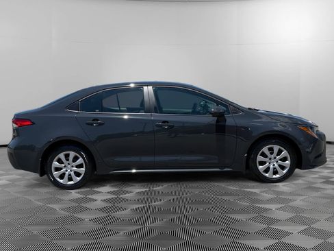 Used 2025 Toyota Corolla LE FWD image 6