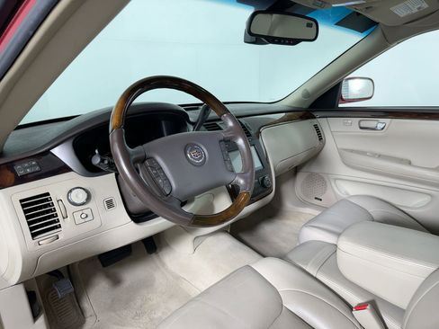 Used 2008 Cadillac DTS image 3