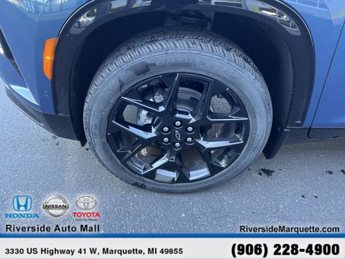 Used 2026 Chevrolet Traverse RS w/ LPO, Floor Liner Package AWD/4WD image 11