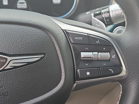 Used 2026 Genesis G70 2.5T image 17